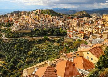 Ja qyteza siçiliane që ngjan me formën e një njeriu