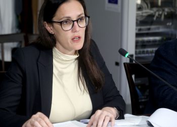 Bashkojnë votat/ Dyfishim pagash për deputetët dhe ministrat