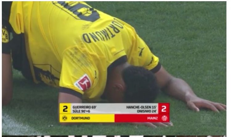 Me FOTO, trishtimi i madh i lojtarëve të Dortmund për humbjen e titullit