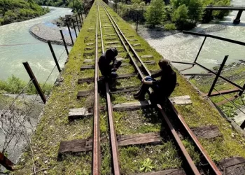 Të burgosurit shqiptarë paguhen nga qeveria britanike për të ikur nga vendi