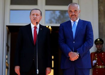 “Rama i ka borxhe Erdoganit”/ Kathimerini nxjerr zbuluar “ish-basketbollistin”?