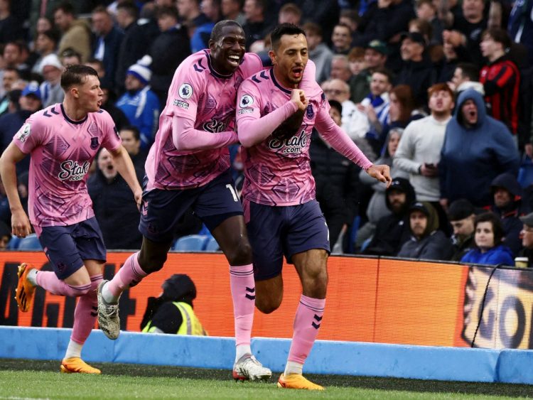 Everton fiton atje ku kanë rënë gjigandët