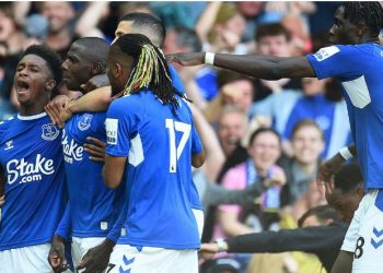 Ish-kampionët e Premier League bien nga kategoria