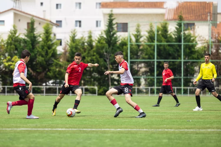 Turneu i përfaqësueseve rajonale/ Tirana, finaliste e kategorisë U-15, Fieri kalon në finalen e moshës U-14