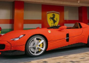 Prezantohet Ferrari Monza SP1 me përmasa reale