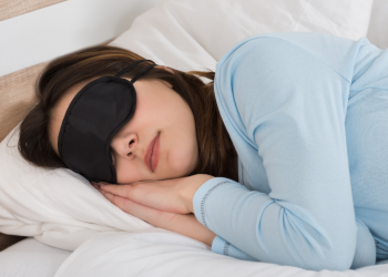 Doni të flini mirë? Ja çfarë vitaminash duhet të merrni