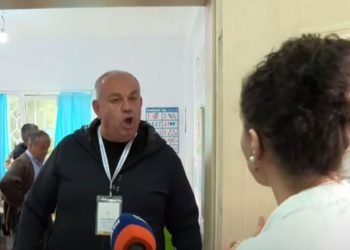 Përplasje e fortë, Flamur Gjuzi debat me Jola Hysajn