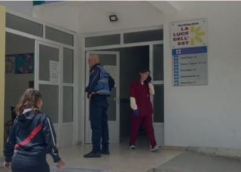 ‘Më shau’, dëshmia e adoleshentit që goditi për vdekje 15-vjeçarin