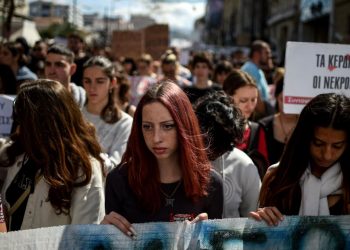 Partitë greke në garë për votat e “brezit të humbur”