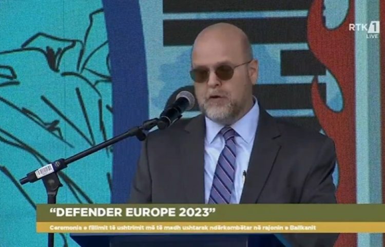 Hovenier: Kosova është tashmë një vend që…