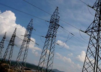 Vendimet absurde të KESH i sjellin humbje Shqipërisë