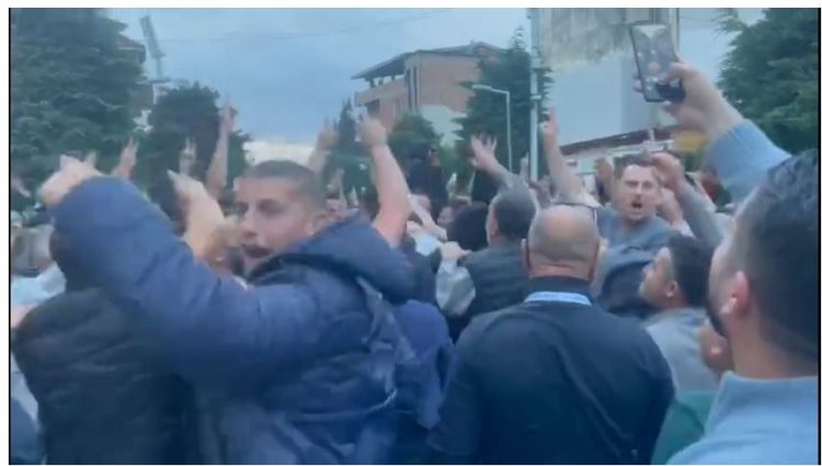 Festë e madhe në Kavajë, Fisnik Qosja i BF kryeson