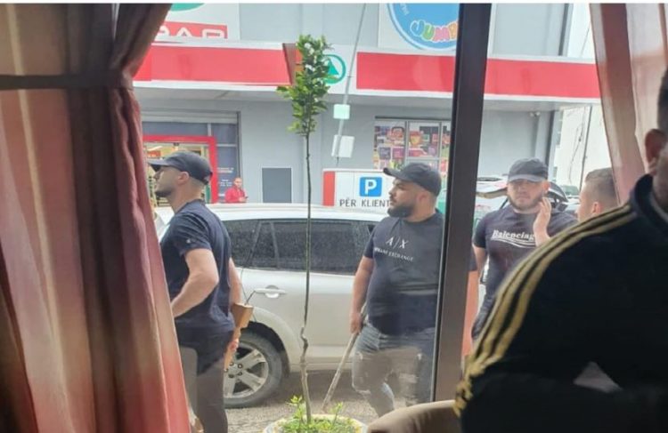 Salianji nxjerr FOTON/ ‘Personat e armatosur që terrorizuan votuesit në Kavajë’