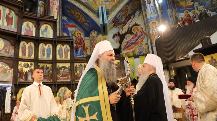 Kontesti ndërmjet Kishës Ortodokse Serbe dhe asaj maqedonase përfundoi zyrtarisht