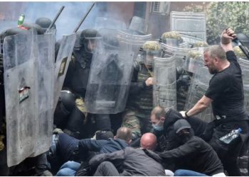 Kush janë serbët e arrestuar në Zveçan dhe për çfarë dyshohen ata?