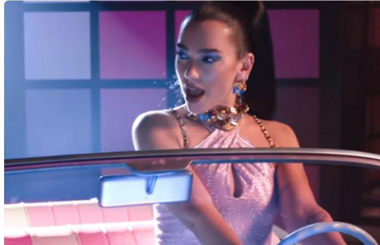 Dua Lipa publikon këngën e re “Dance The Night”