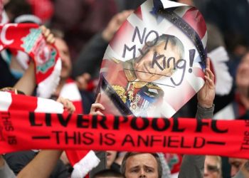 “Kur nuk të do as populli yt”/ Tifozët kundër Charles III