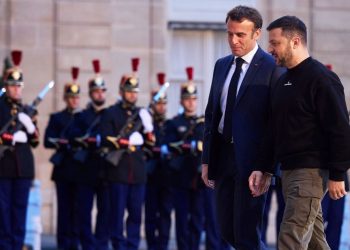 Macron thotë se Franca do të trajnojë pilotët ukrainas