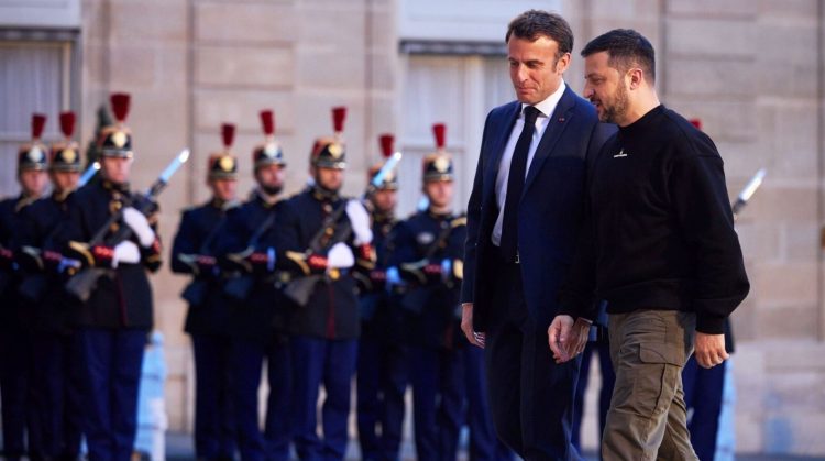 Macron thotë se Franca do të trajnojë pilotët ukrainas