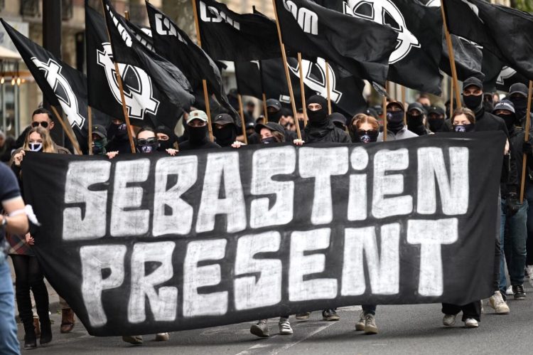 Franca kritikohet pasi lejoi një marsh të neo-nazistëve në Paris