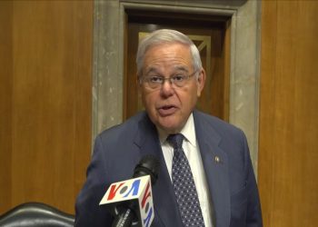 Menendez: Zgjidhja mes Kosovës e Serbisë të jetë…