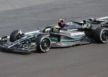 Mercedes i plotëson më në fund dëshirën Hamiltonit