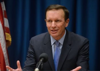 Senatori Murphy: Marrëveshja mes Kosovës dhe Serbisë, “duhet të zbatohet shpejt”