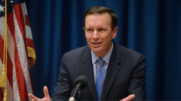 Senatori Murphy: Marrëveshja mes Kosovës dhe Serbisë, “duhet të zbatohet shpejt”