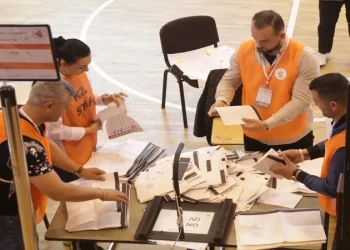 Mbyllet zyrtarisht procesi i numërimit në të gjithë vendin, 3 kuti të parregullta