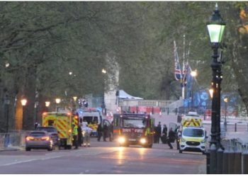 Alarmohet Pallati Mbretëror, shpërthim me predha para kurorëzimit…