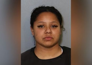 Përdori kartën e kreditit të viktimës, arrestohet oficerja