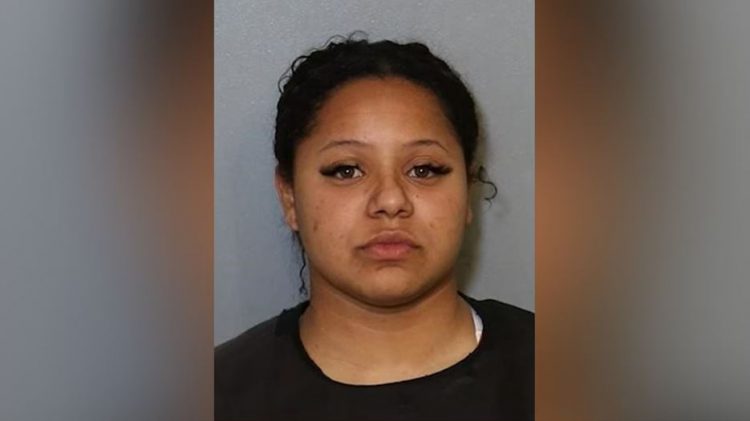 Përdori kartën e kreditit të viktimës, arrestohet oficerja