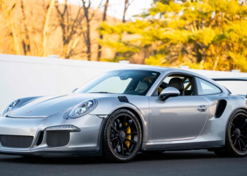 Shitet në ankand makina e kitaristit legjendar, ja çmimi