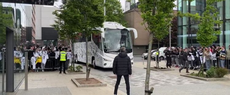 Angli/ Real Madrid mbërrin në hotel, pritje spektakolare nga “kolonia spanjolle”