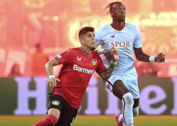 Roma heroike në “BayArena”, Mourinho siguron finalen e dytë si verdhekuq