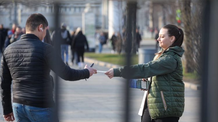 Britania e Madhe: Rusia po tenton t’i rekrutojë emigrantët për luftën në Ukrainë