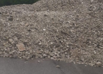 Rrëshqitje gurësh e dherash, bllokohet aksi Tepelenë-Kurvelesh