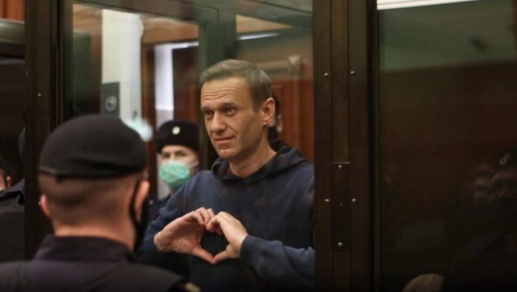 Navalny: Në burg më torturojnë me fjalime të Putinit me zë të lartë