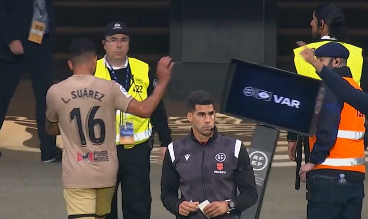 E nxorën me karton të kuq, sulmuesi i La Ligës thyen VAR-in