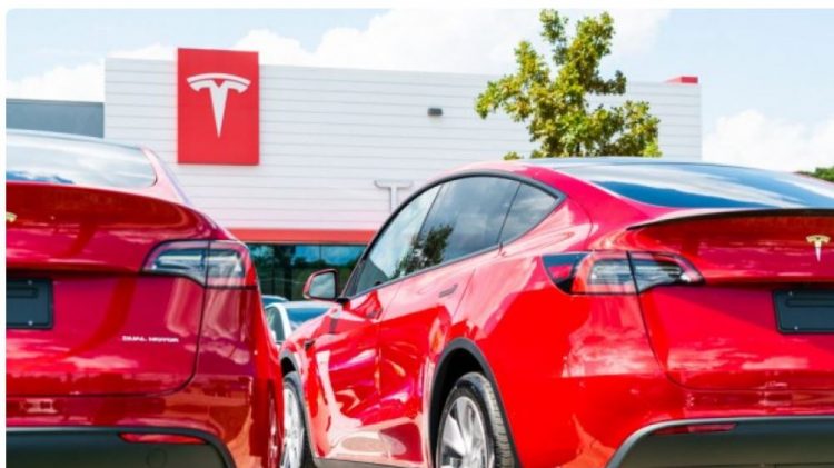 Sa janë pagat në fabrikën e Tesla-s në Evropë?