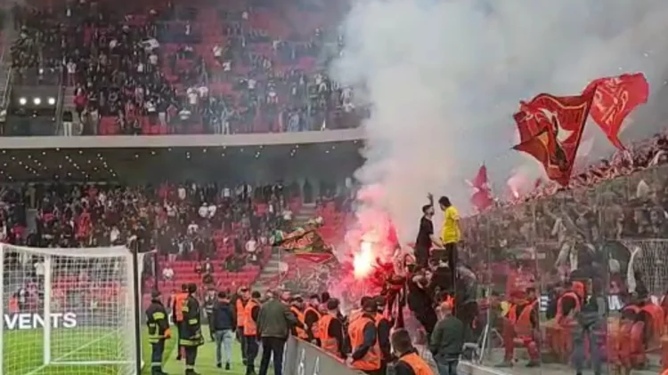 Tensione në derbin Tirana – Partizani – Ndërhyn policia