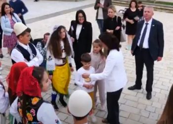 Në prag të largimit/ Yuri Kim si Rama, tur falenderimesh në Shqipëri