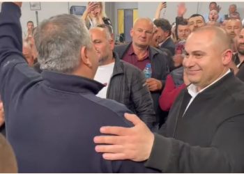 Zef Hila i “Bashkë Fitojmë” i shtrëngon dorën rivalit socialist