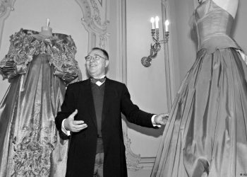 Ndahet nga jeta në moshën 85-vjeçare “Mjeshtri i Modës”