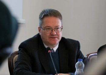 Asociacioni, Abbott: Është koha që Kosova ta prezantojë draftstatutin