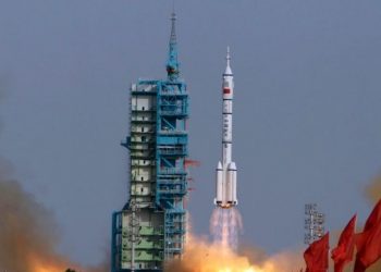 Anija misterioze kozmike kineze kthehet në Tokë pas 276 ditësh