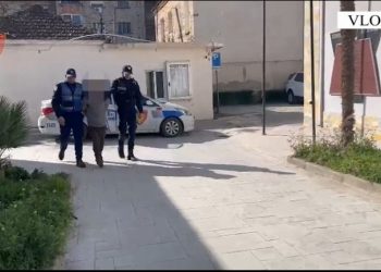 VIDEO/ 7 vjedhje nëpër banesat e Vlorës, arrestohet 39-vjeçari