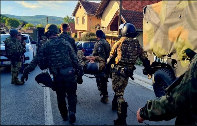 Plagosja e ushtarëve të KFOR/ Meloni: Nuk do të tolerojmë më sulme të tjera