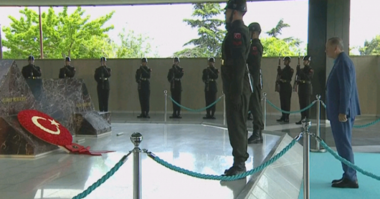 Erdogan nderon idhullin e tij para zgjedhjeve