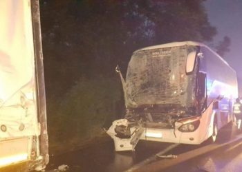Autobusi me votues të Erdoganit përplaset me kamionin, 22 të plagosur
